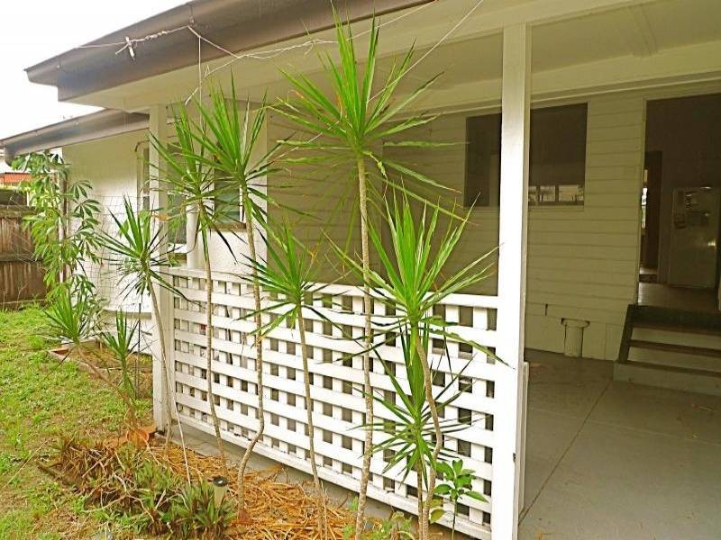 21 Hill Street, Manunda QLD 4870