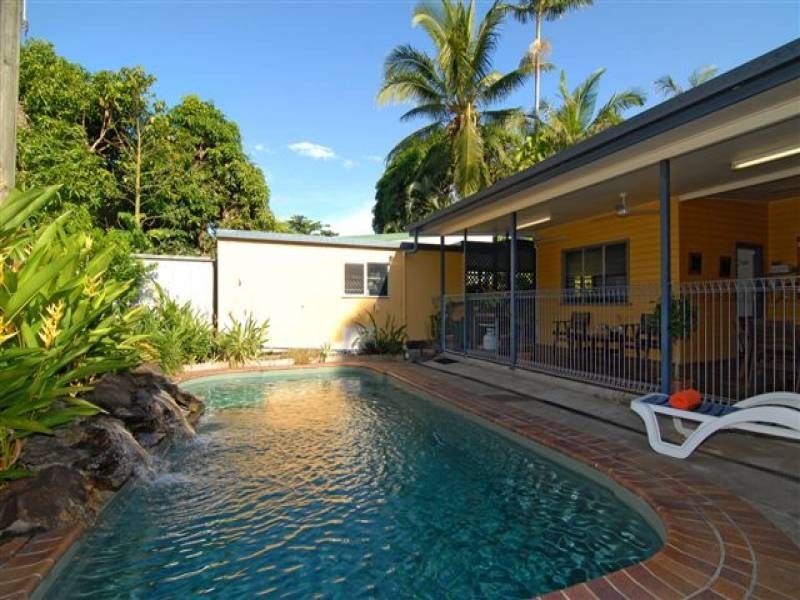 24 Crowther Street, Whitfield QLD 4870