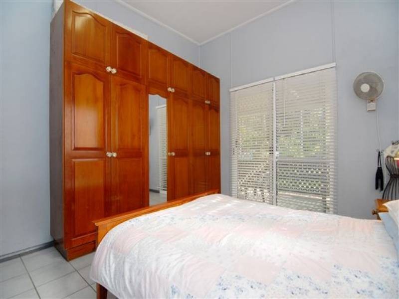 24 Crowther Street, Whitfield QLD 4870