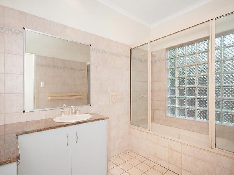 1 Araminta Street, Bentley Park QLD 4869