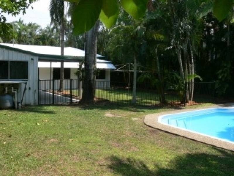 20 Hudson Street, Whitfield QLD 4870