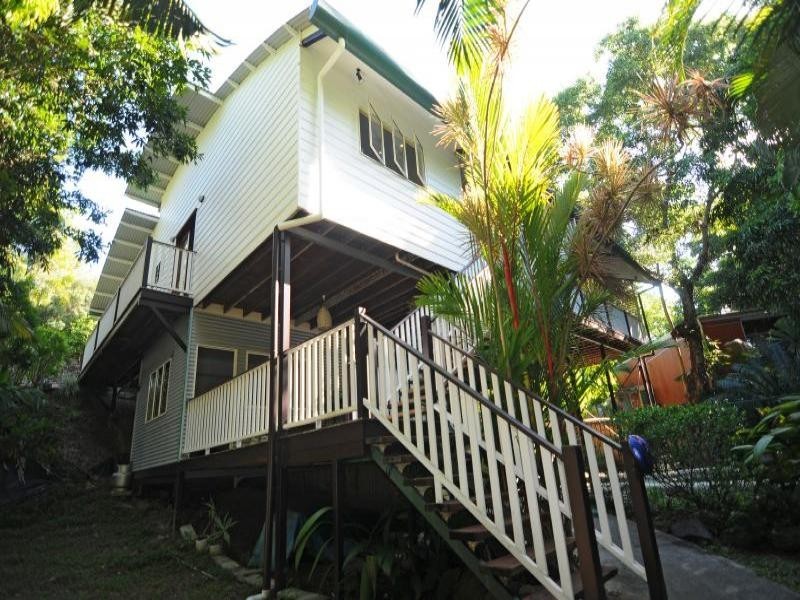 6 Fitch Court, Stratford QLD 4870