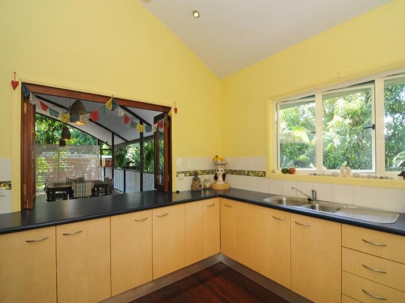 6 Fitch Court, Stratford QLD 4870