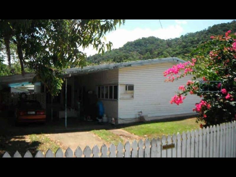 209 Jensen Street, Whitfield QLD 4870