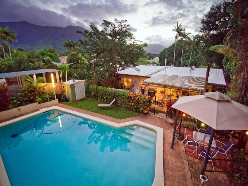 277 Kamerunga Rd, Freshwater QLD 4870