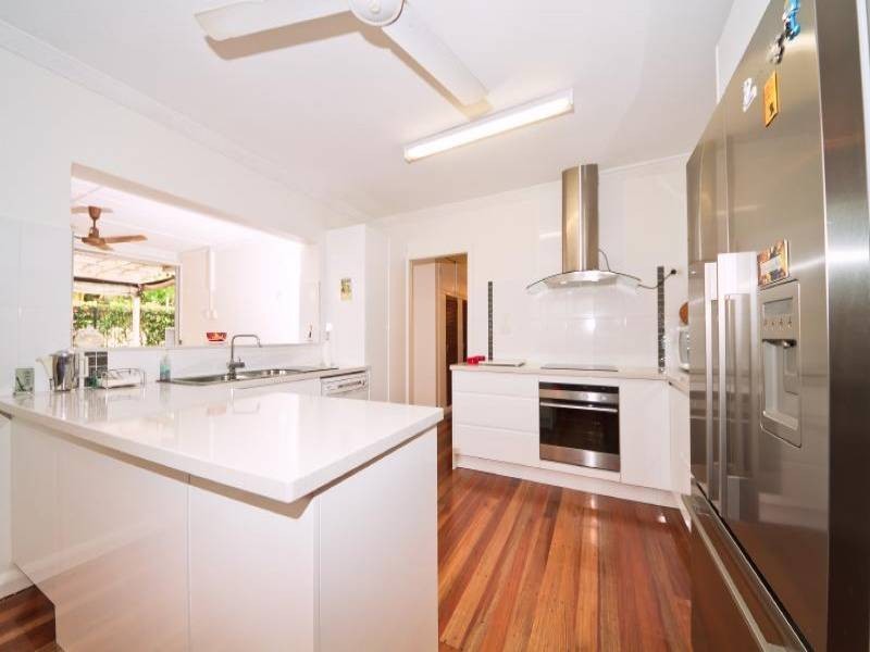 277 Kamerunga Rd, Freshwater QLD 4870