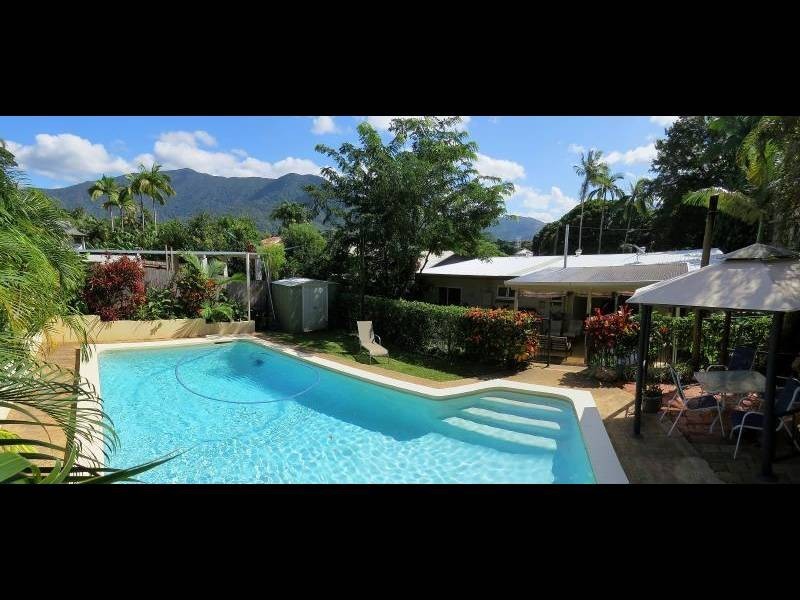 277 Kamerunga Rd, Freshwater QLD 4870