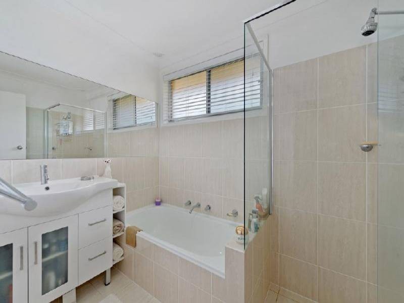 2/14 Oxley Crescent, Port Macquarie NSW 2444