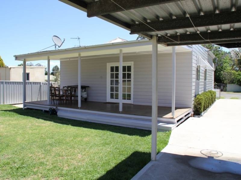 20 Elizabeth Street, Abermain NSW 2326