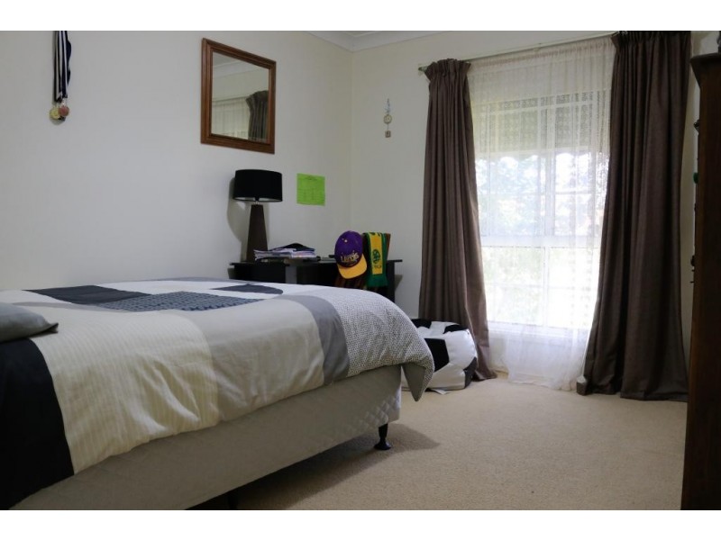 73 Fontenoy Street, Young NSW 2594