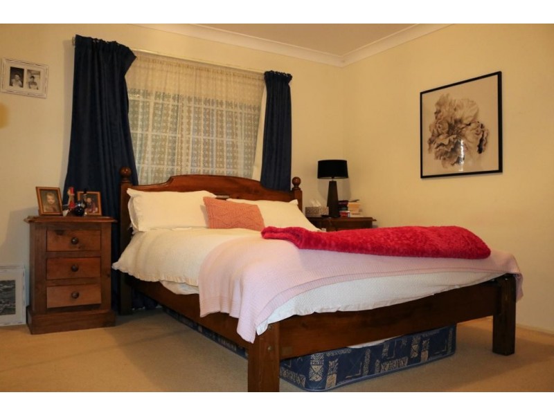 73 Fontenoy Street, Young NSW 2594