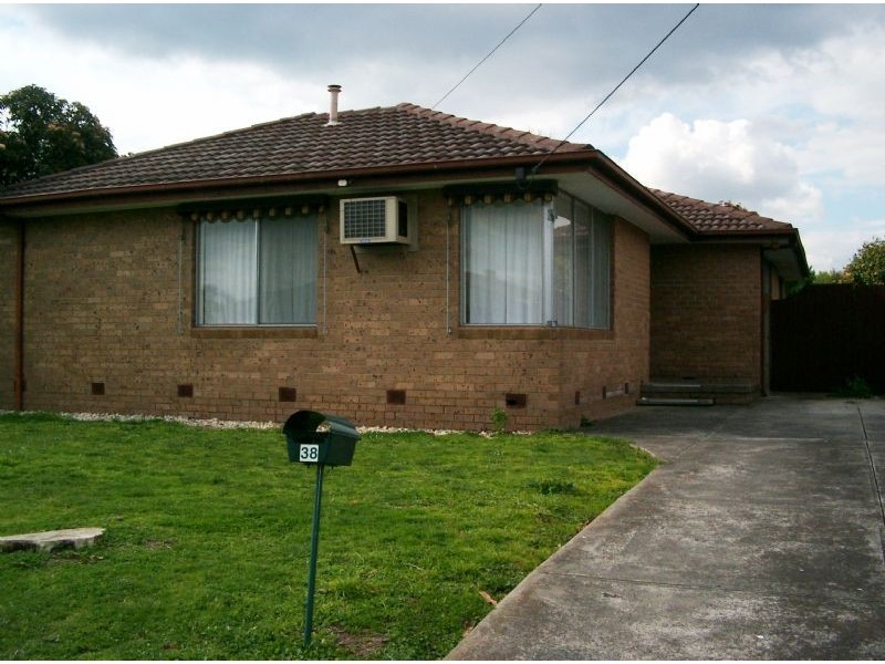 38. Wolverton Drive, Gladstone Park VIC 3043