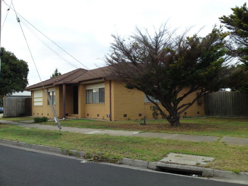 5 Trentham Drive, Gladstone Park VIC 3043