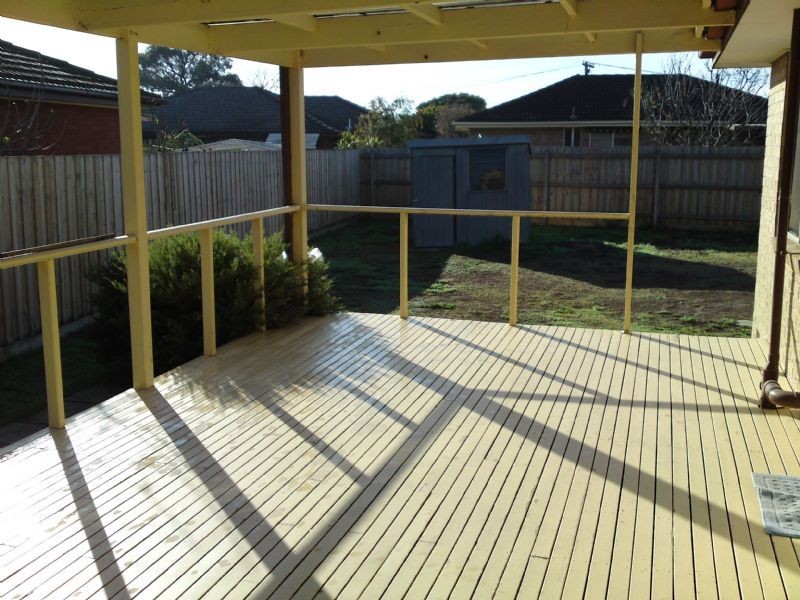 38 Wolverton Drive, Gladstone Park VIC 3043