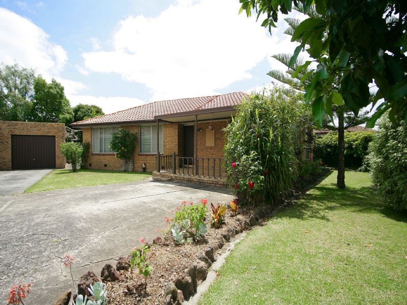 6 Altair Court, Gladstone Park VIC 3043