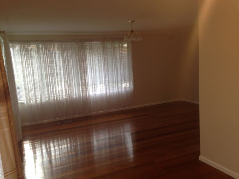 5 Taunton Place, Gladstone Park VIC 3043