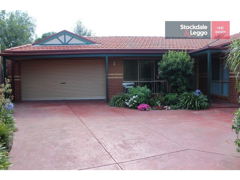 2/6 Lochmaben Court, Greenvale VIC 3059
