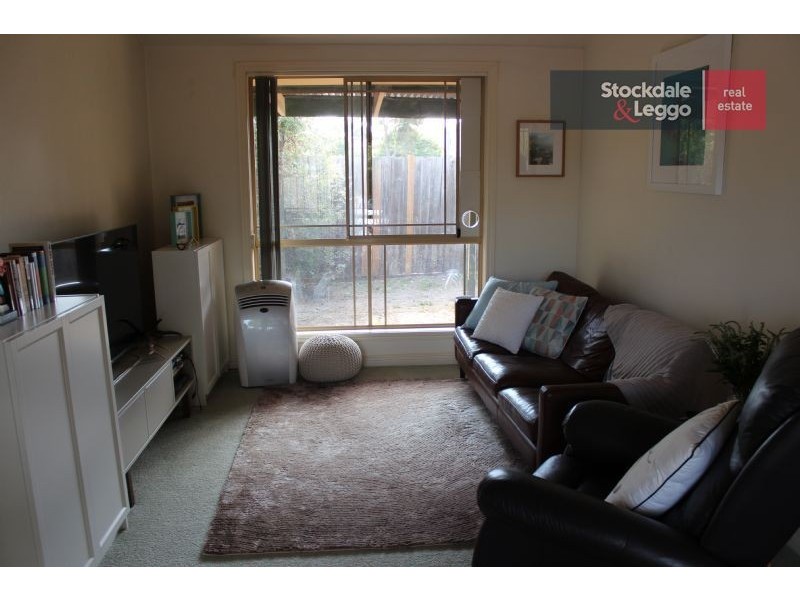 2/6 Lochmaben Court, Greenvale VIC 3059