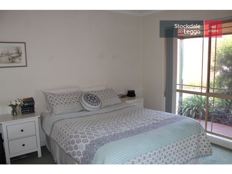 2/6 Lochmaben Court, Greenvale VIC 3059