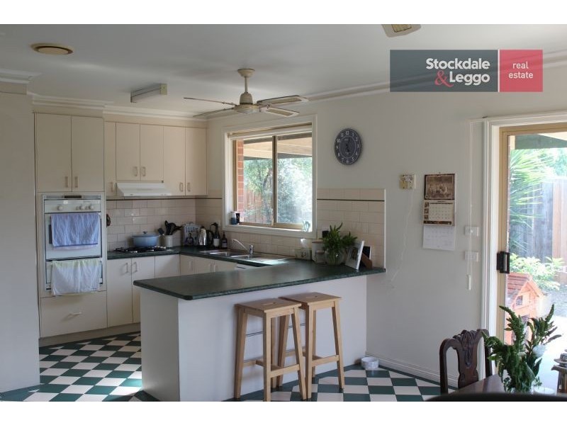 2/6 Lochmaben Court, Greenvale VIC 3059