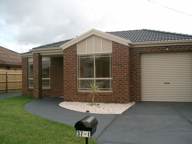 1/37 Eumarella Street, Tullamarine VIC 3043