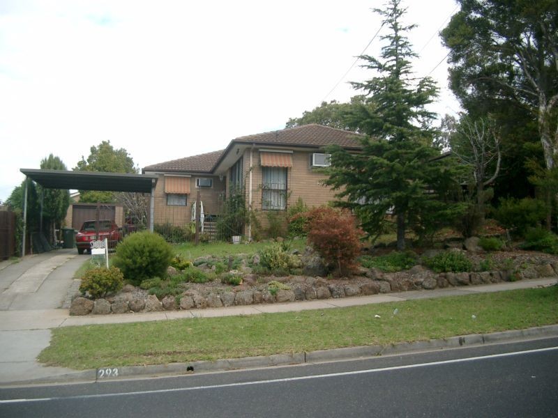 293 Carrick Drive, Gladstone Park VIC 3043
