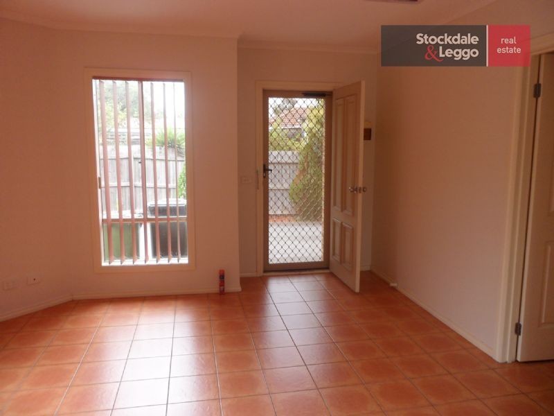 2/44 Waratah Avenue, Tullamarine VIC 3043