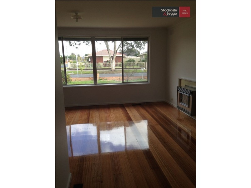 138 Carrick Drive, Gladstone Park VIC 3043