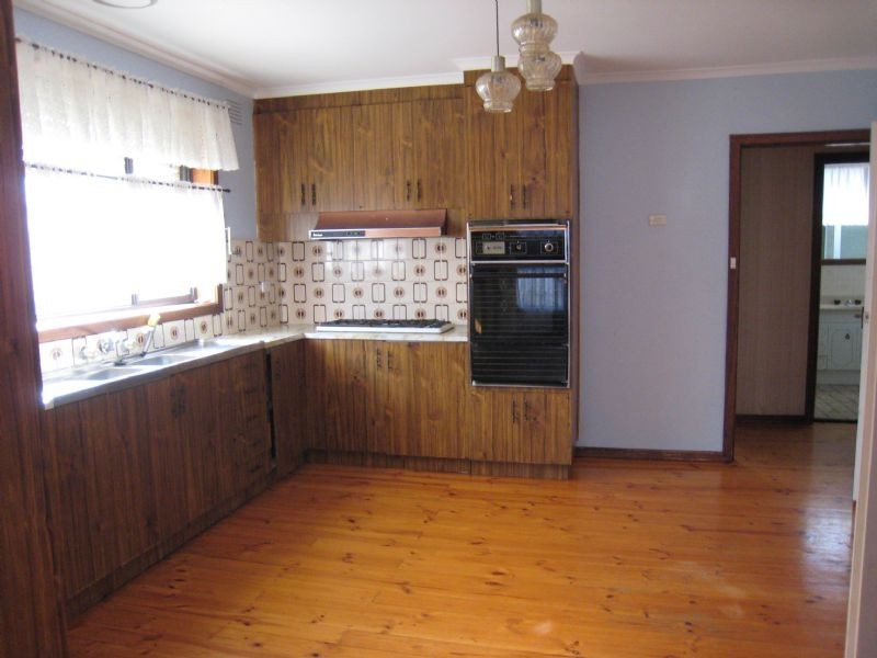 13 Tangemere Avenue, Tullamarine VIC 3043