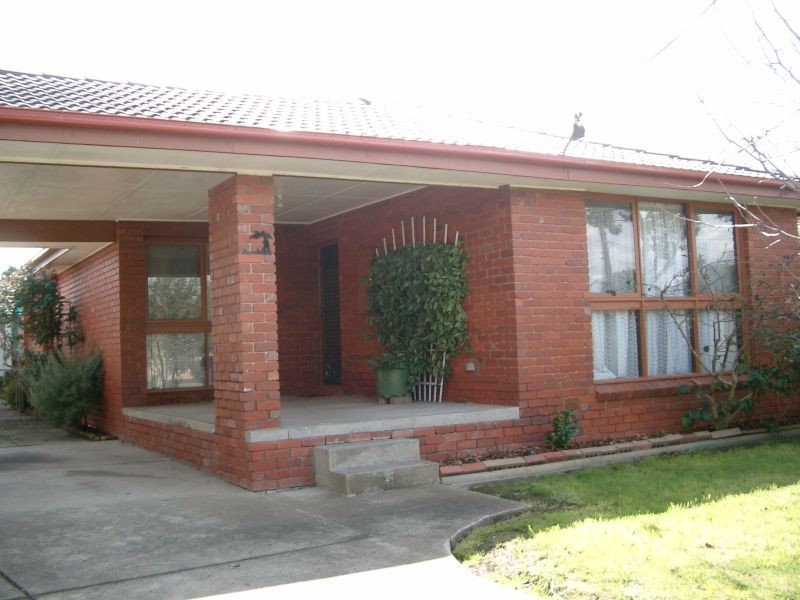 11 Bickford Close, Gladstone Park VIC 3043