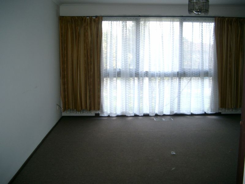 11 Bickford Close, Gladstone Park VIC 3043