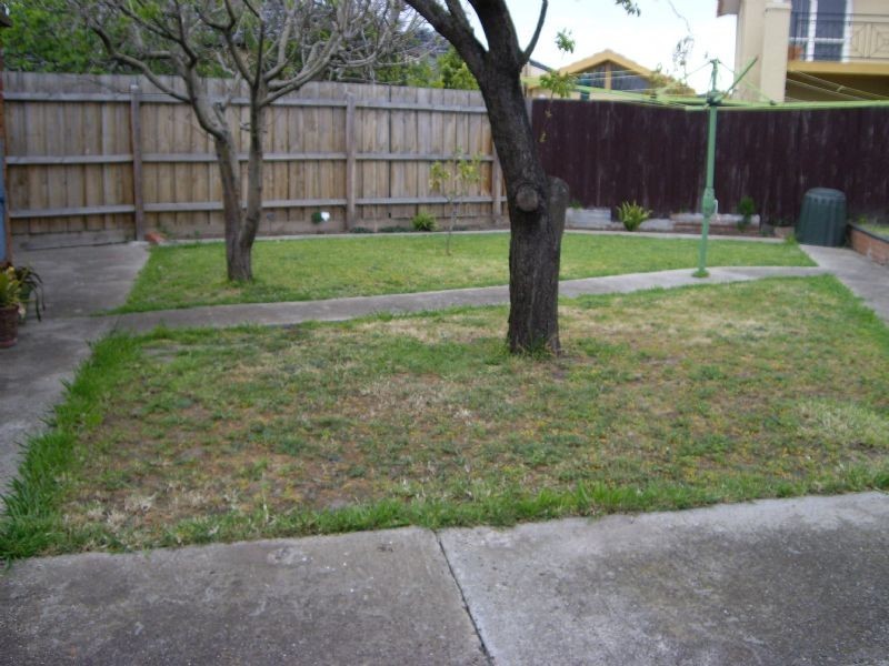 11 Bickford Close, Gladstone Park VIC 3043