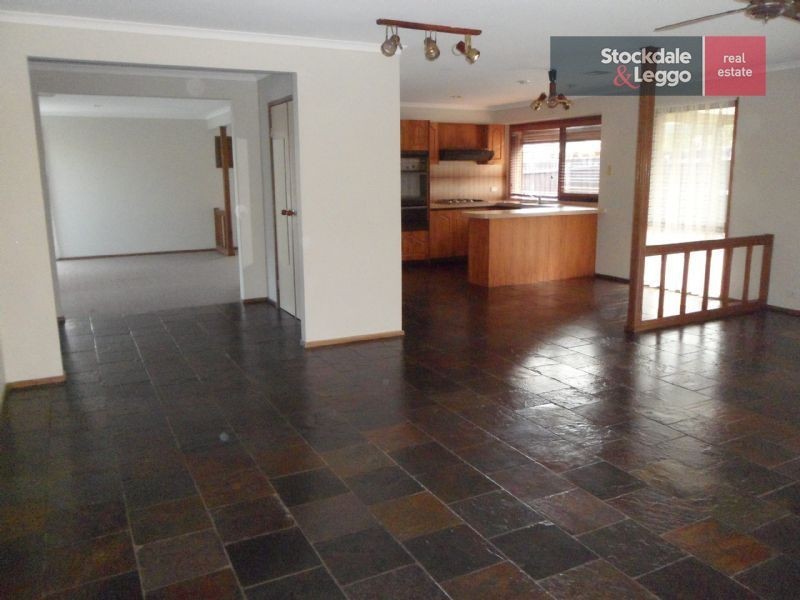 2 Kirby Close, Greenvale VIC 3059