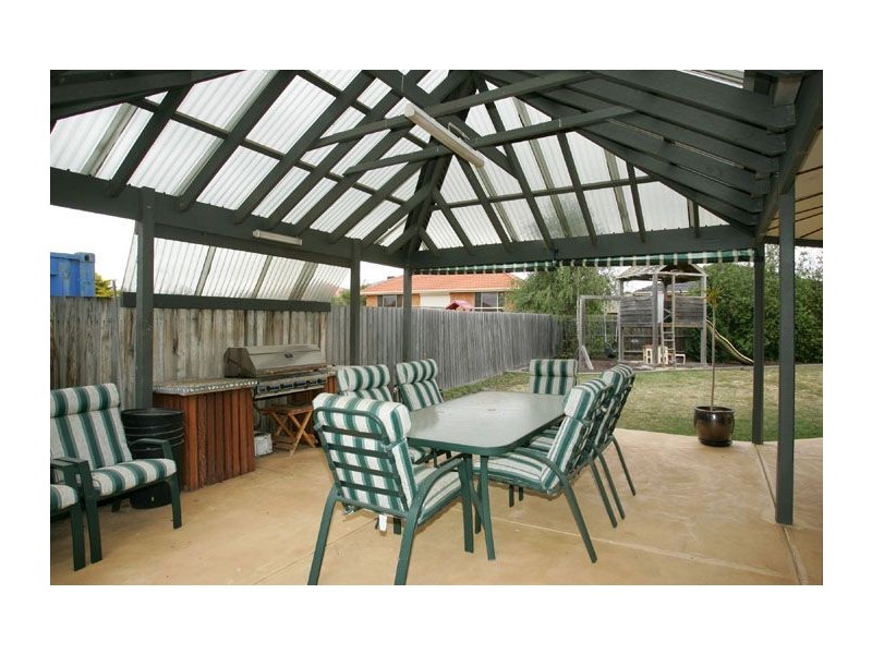 6 Dunfermline Avenue, Greenvale VIC 3059