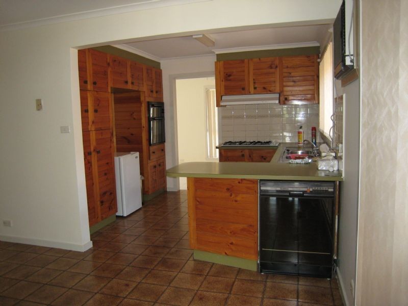 20 Hillcrest Drive, Westmeadows VIC 3049