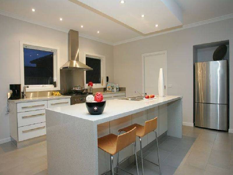 8 Trumpington Terrace, Attwood VIC 3049