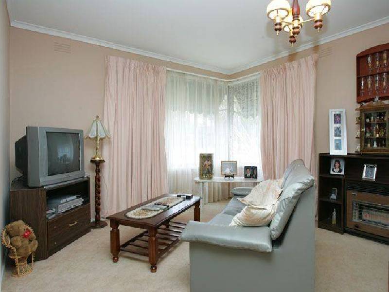 133 South Circular Road, Gladstone Park VIC 3043