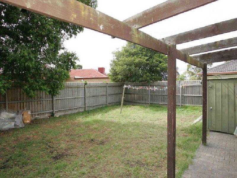 133 South Circular Road, Gladstone Park VIC 3043