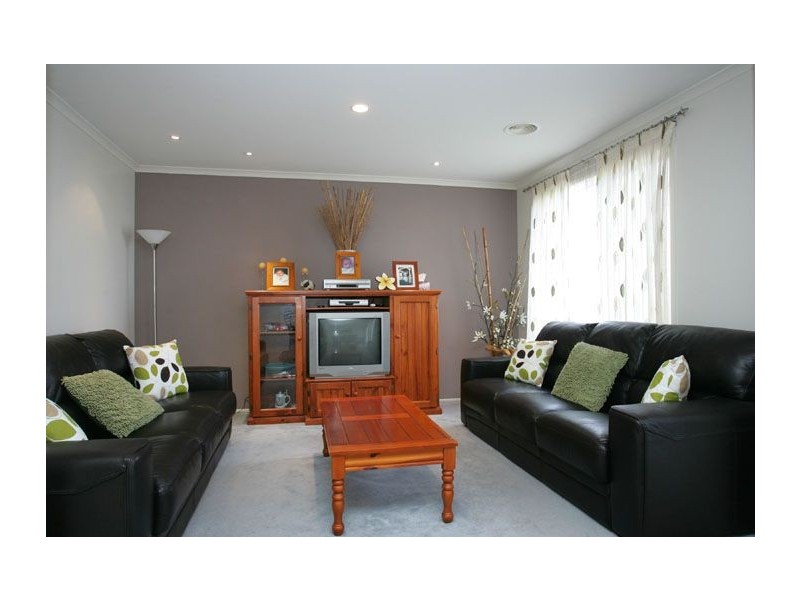 10 Castlehill Avenue, Greenvale VIC 3059