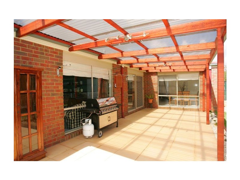 10 Castlehill Avenue, Greenvale VIC 3059