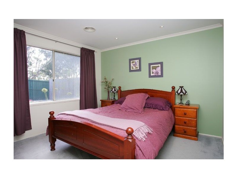 10 Castlehill Avenue, Greenvale VIC 3059