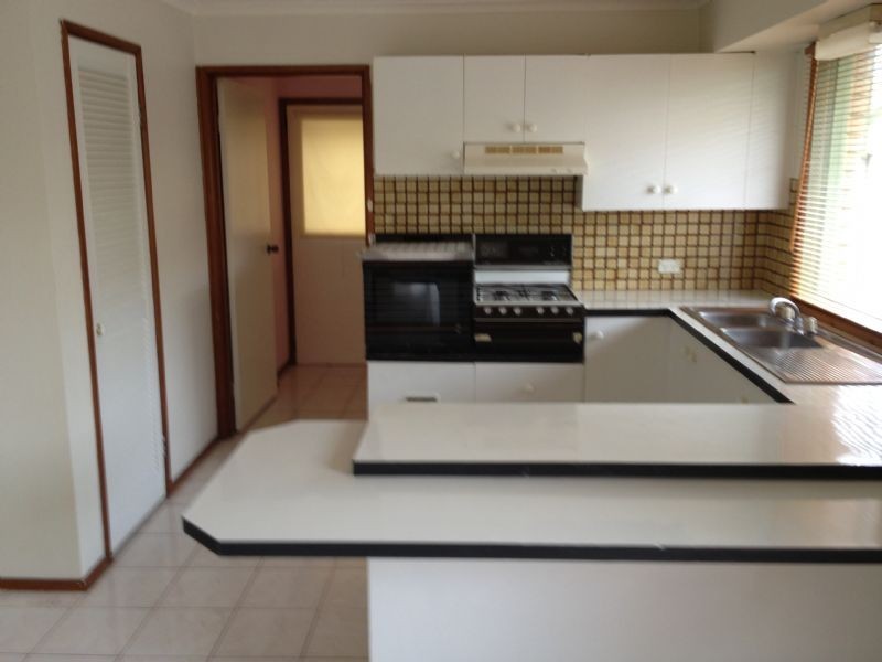 76 Lenoak Street, Gladstone Park VIC 3043