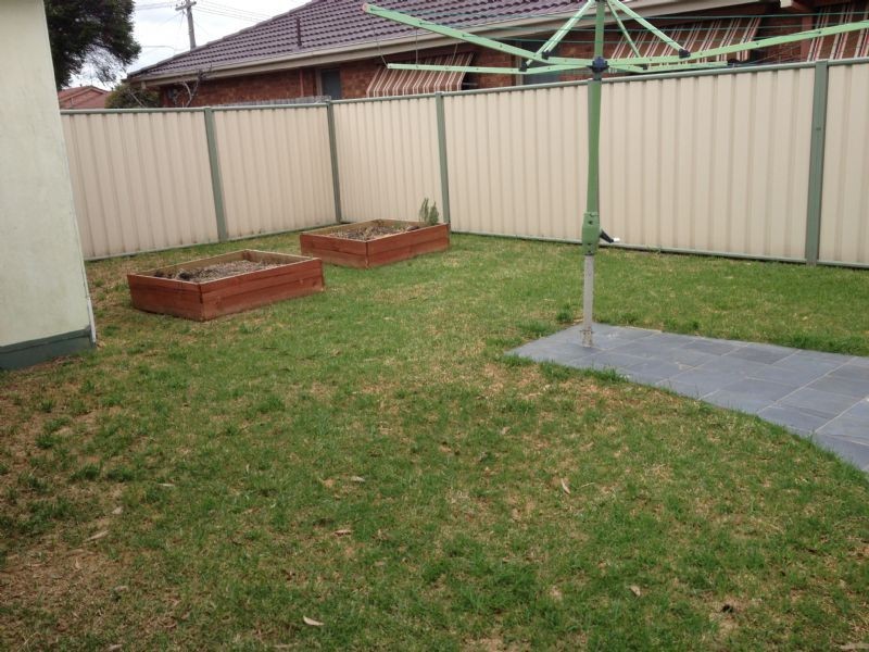 76 Lenoak Street, Gladstone Park VIC 3043