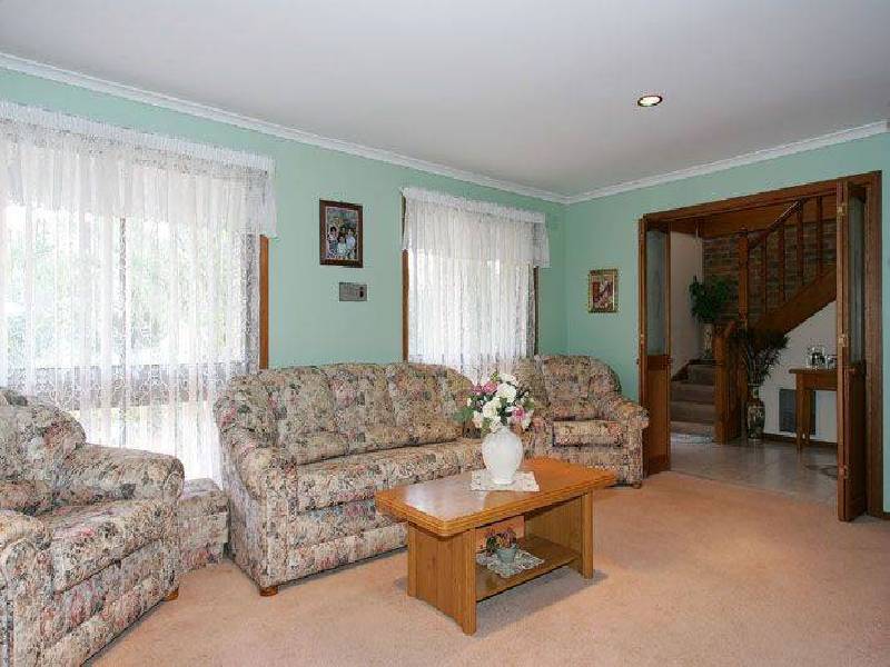 11 Rudstone Bend, Greenvale VIC 3059