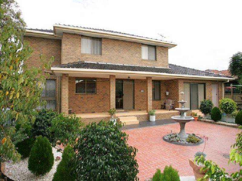 11 Rudstone Bend, Greenvale VIC 3059