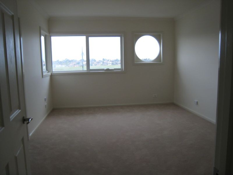 4 Vanderloo Road, Gowanbrae VIC 3043