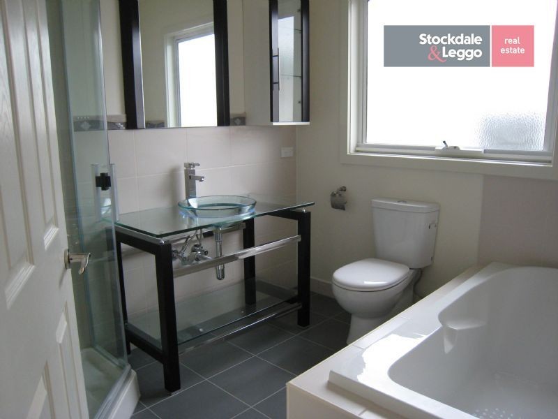 6 Vanderloo Road, Gowanbrae VIC 3043