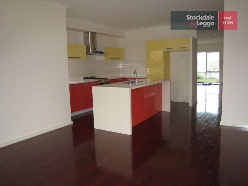 6 Vanderloo Road, Gowanbrae VIC 3043