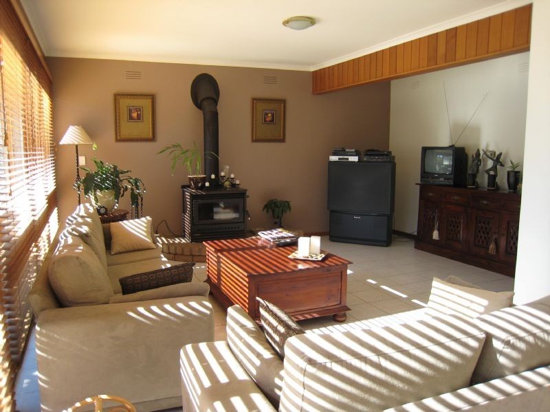 94 Bamford Avenue, Westmeadows VIC 3049