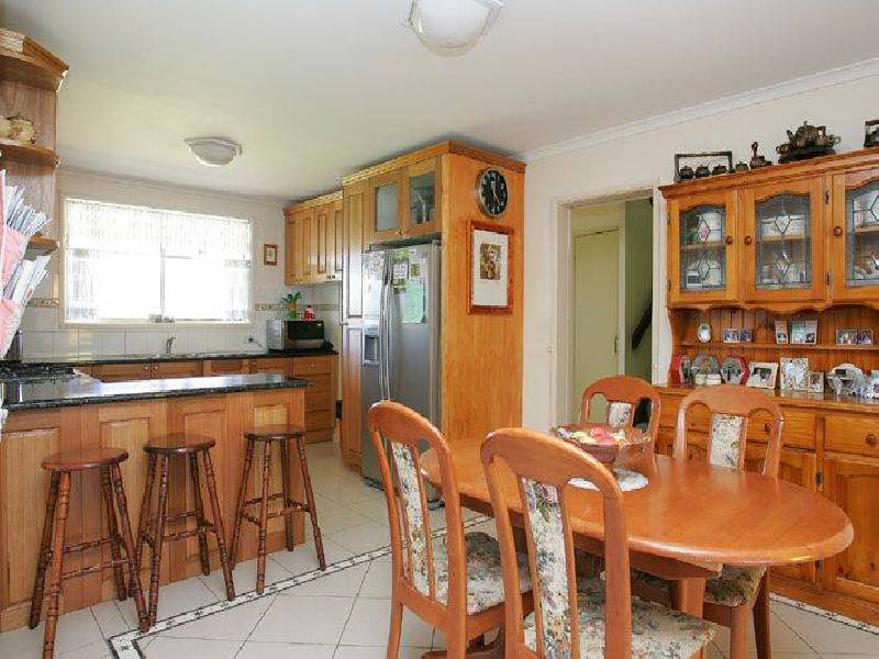 50 Woodstock Drive, Gladstone Park VIC 3043